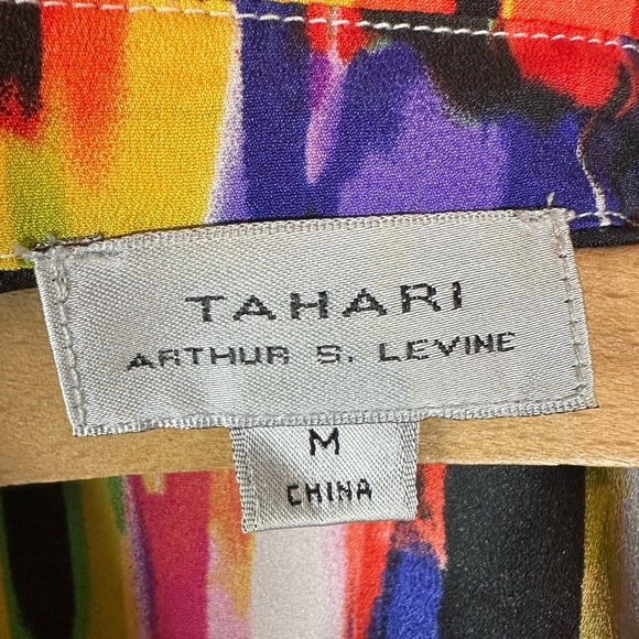 Tahari Arthur S. Levine Sleeveless Ruffle Button Blouse – Size M - Picture 5 of 6